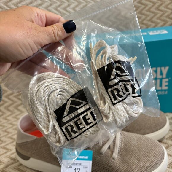 Reef Swellsole Neptune Sneakers Tan NWT - Picture 4 of 12